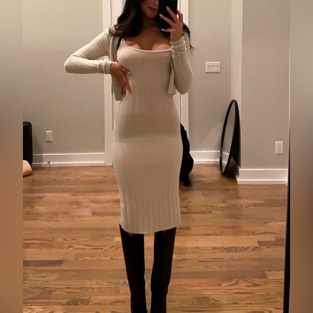 ARITZIA Wilfred Free HUSH KNIT TANK DRESS &
HUSH KNIT CROPPED CARDIGAN XXS